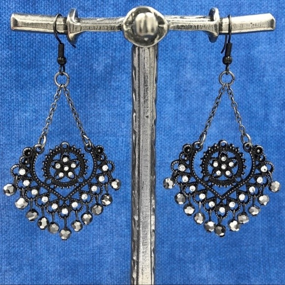 🌼 Filigree Chandelier Bead Dangle Earrings